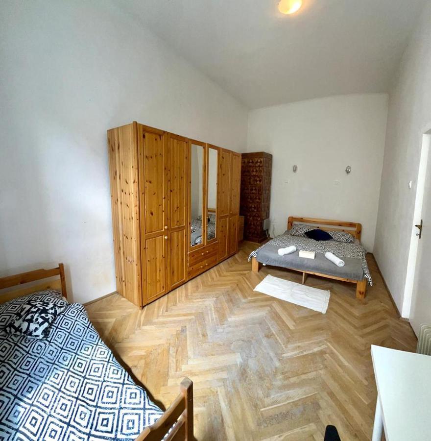 Nice Bedroom Near The Bus And Train Station Krakkó Kültér fotó
