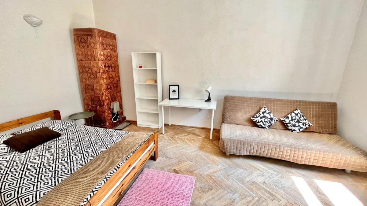 Nice Bedroom Near The Bus And Train Station Krakkó Kültér fotó